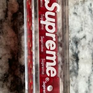 Supreme Dice set 5pc red w magnetic case and bag